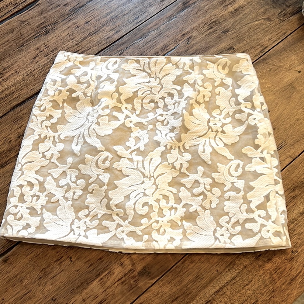 Esley Beige and White Floral Mini Skirt
